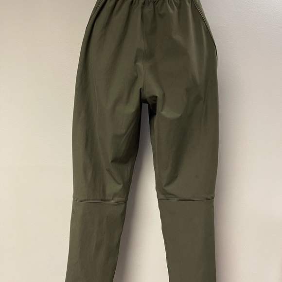 EUC Olive Green Lululemon Pants Size 4 - Picture 2 of 6